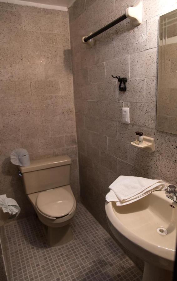 Hotel D'Monica San Cristóbal de Las Casas Dış mekan fotoğraf